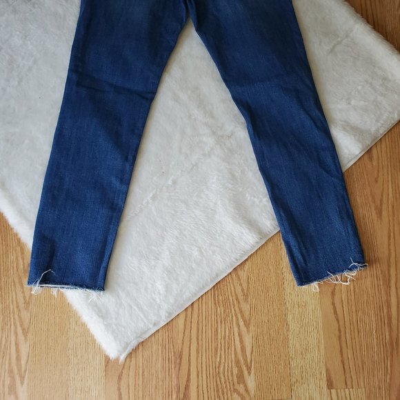 FOREVER 21 STRETCH FRAYED HEM SKINNY JEANS - Picture 7 of 8